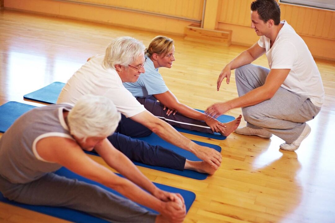 Therapeutische Übungen bei spinaler Osteochondrose.